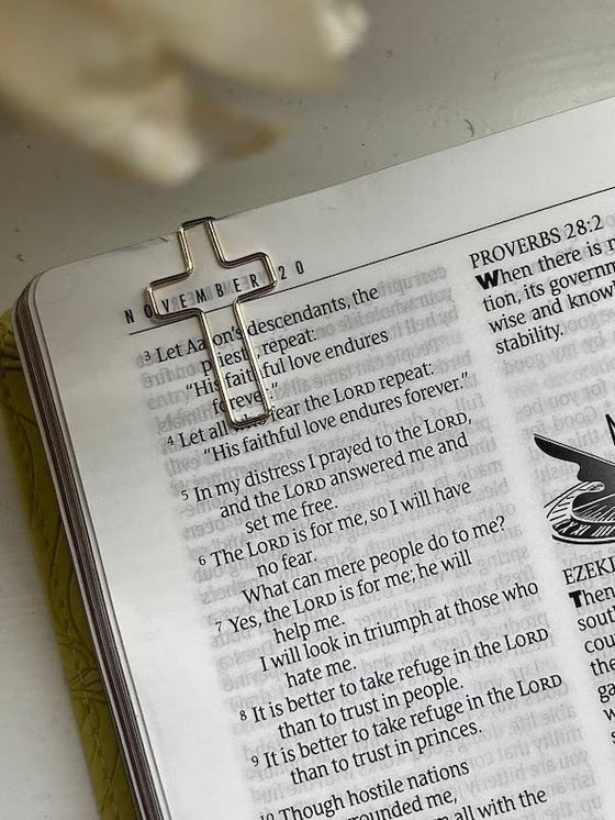 Cross bookmark